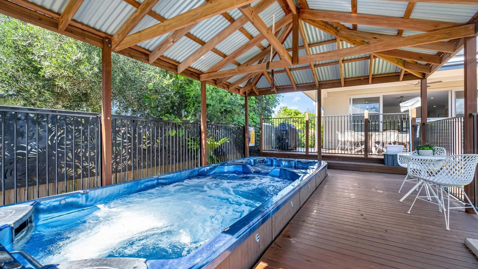 Contemporary Home In The Heart Of Mudjimba